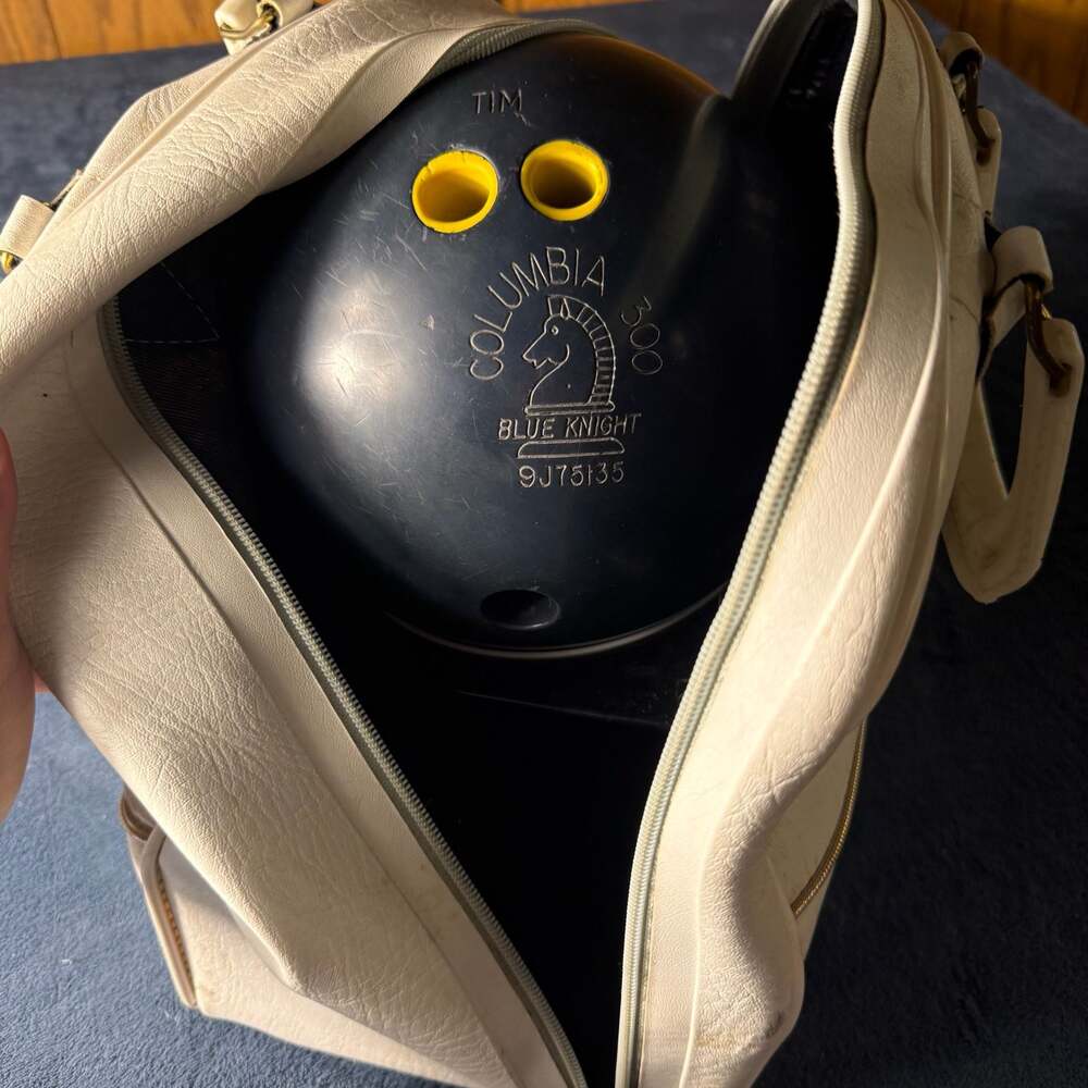 Vintage Columbia 300 Blue Knight Bowling Ball in White Bag